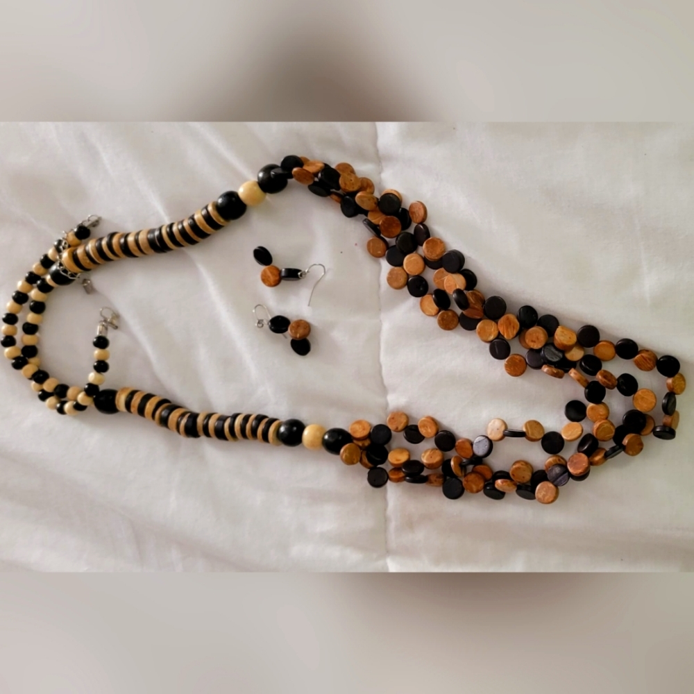 Large Black and tan necklace